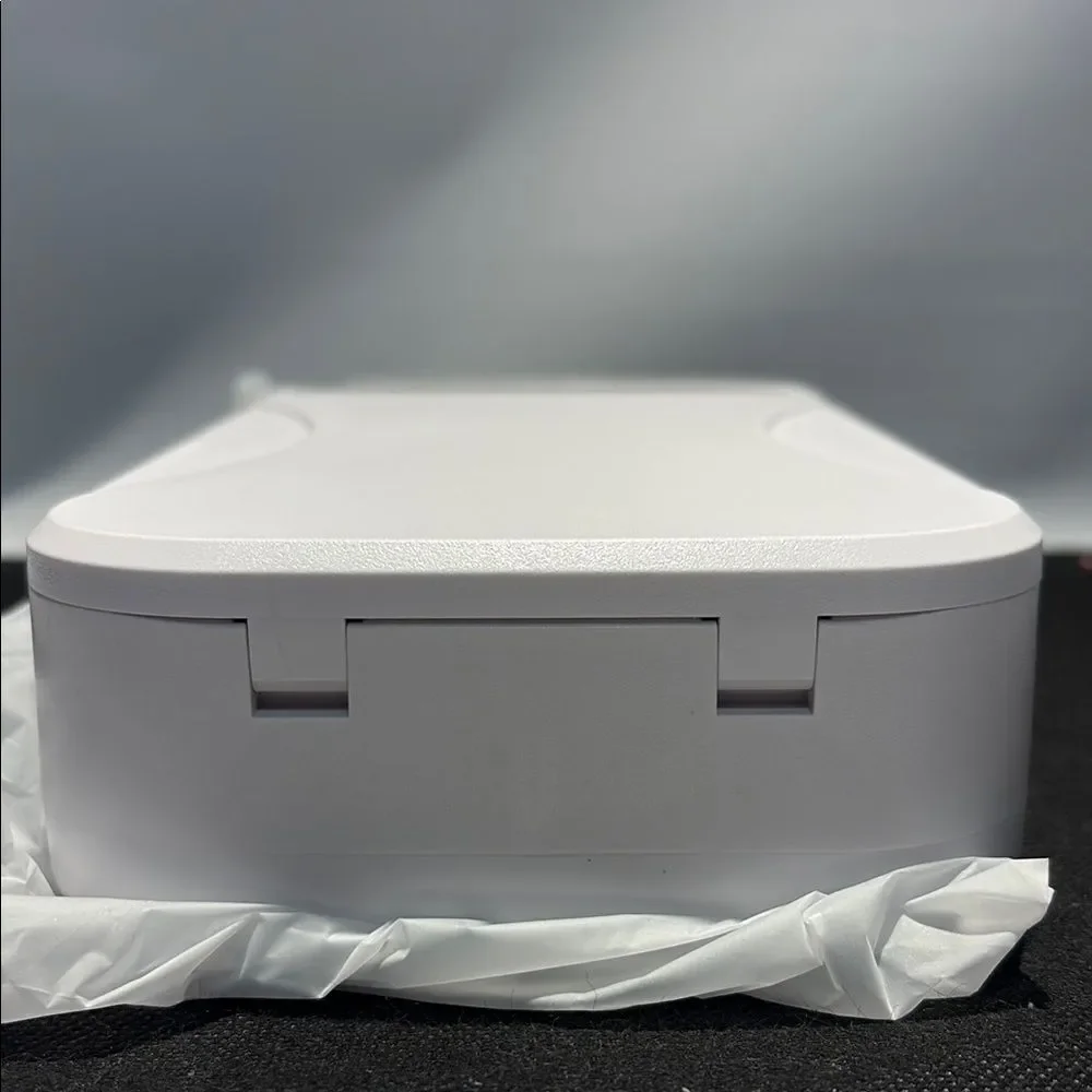 ravel UV-C Sanitizing Case - White and Blue